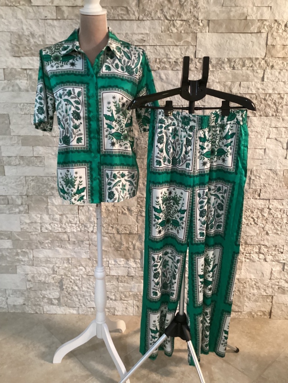 Rachel Zoe Printed Satin Lounge Set